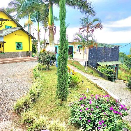 Finca Turistica Santa Clara Hostel Calarca Exterior photo