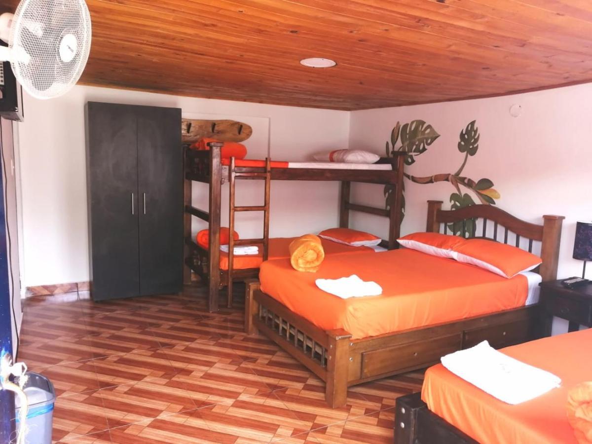 Finca Turistica Santa Clara Hostel Calarca Exterior photo